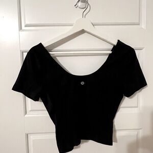 Align V-Neck crop top Lululemon, Black. Size 6.
